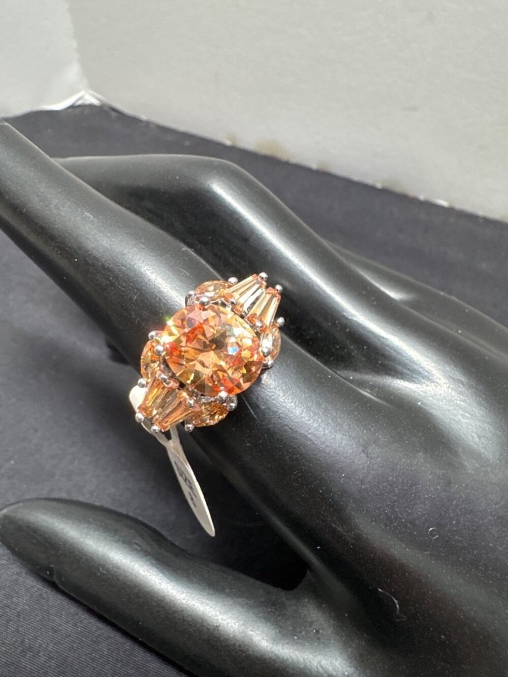 Sterling Silver Orange Zirconia Ring Size 8 Oval Cut Vintage-Inspired Elegant De